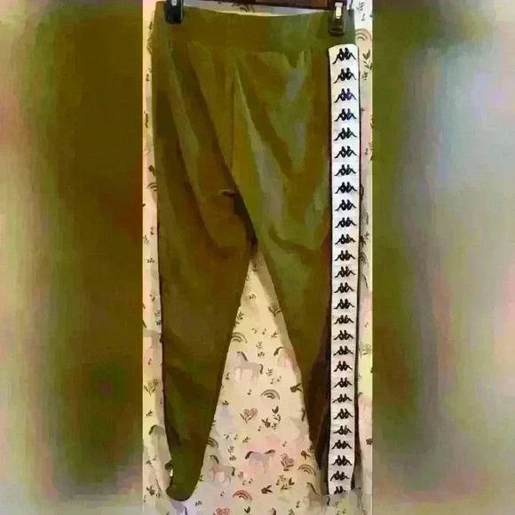 NWOT Y2K Kappa Olive Green Jogger Casual Comfy Gym Pants w/ Logo Strip SZ M - Picture 2 of 5